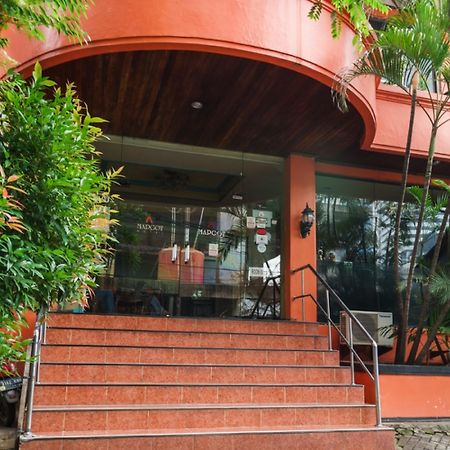 Reddoorz @ Jalan Jaksa Jakarta Exterior foto